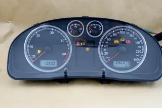 VW Passat 3BG Tacho Tachometer Kombiinstrument 330.000km 3B0920806A - Bild 2