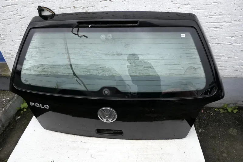 VW Polo 6N2 Heckklappe Kofferraumklappe Klappe hinten schwarz L041 - Bild 1