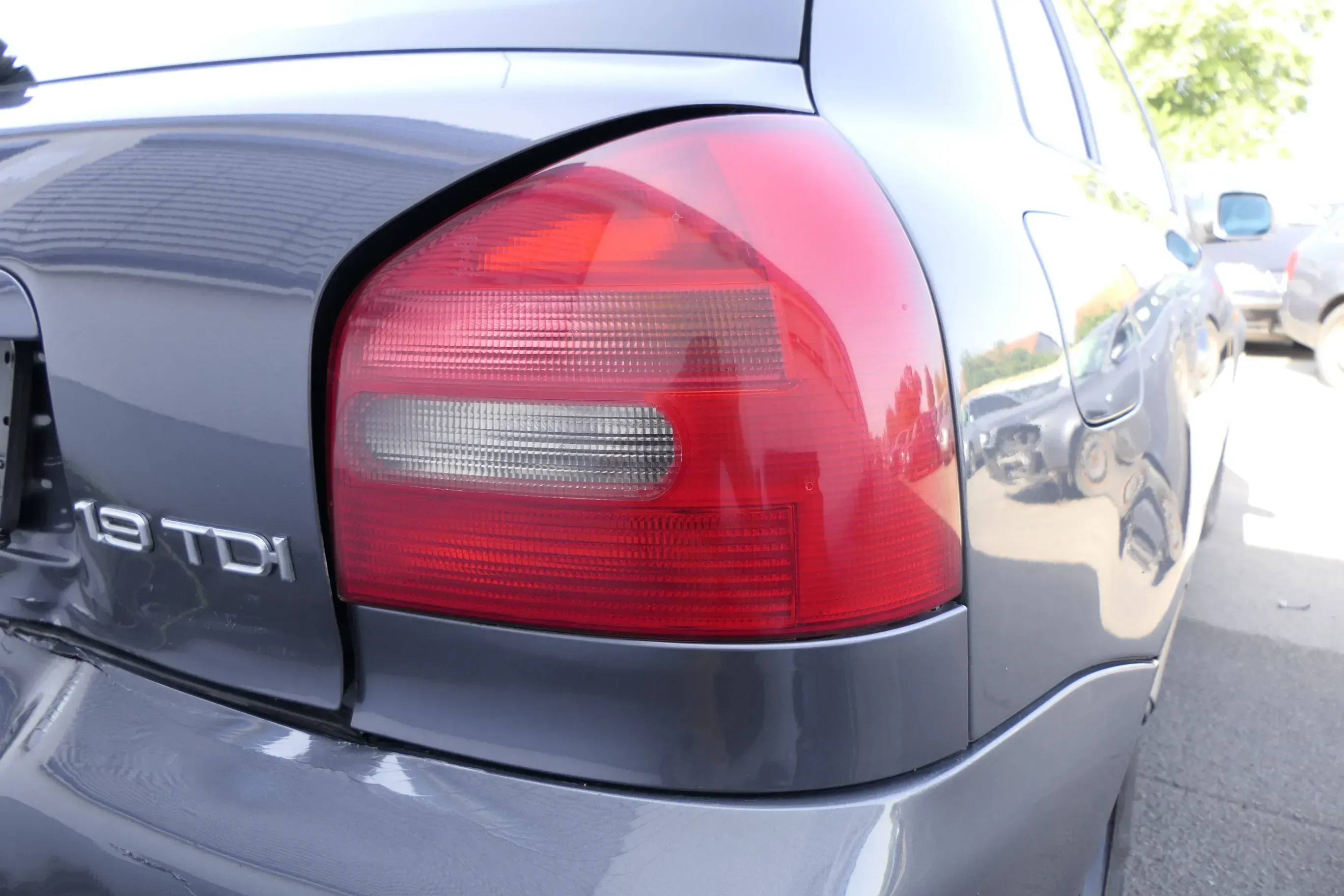 Audi A3 8L Rücklicht Rückleuchte Heckleuchte original 8L0945096A rechts - Bild 1