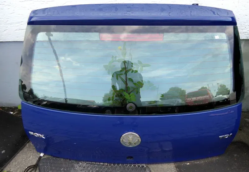 VW Fox 5Z Heckklappe Kofferraumklappe Klappe hinten mit Scheibe blau LL5M - Bild 1