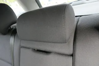 Audi A4 B6 8E Kopfstütze hinten in der Mitte schwarz / soul 8E0885921L - Bild 1