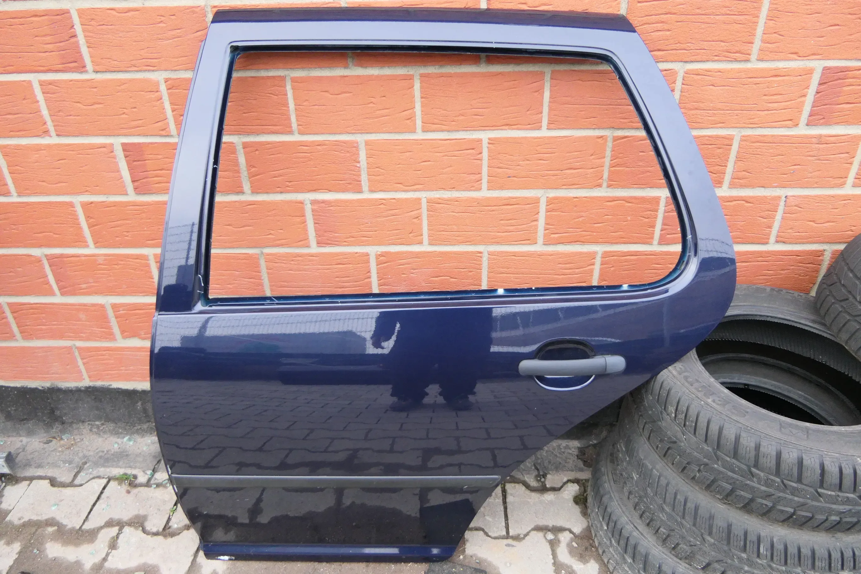 VW Golf 4 Limousine Tür hinten links blau LC5H (KEINkombi) - Bild 1