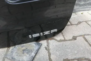 Seat Ibiza 6L Heckklappe Klappe hinten Kofferraumklappe schwarz LC9Z mit Spoiler - Bild 5