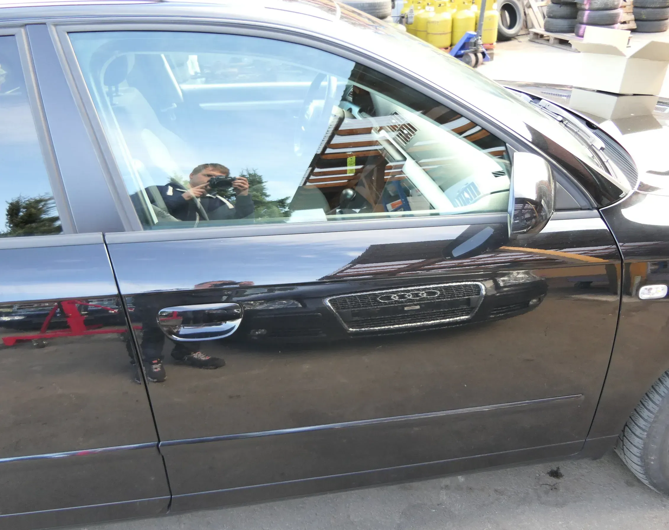Audi A4 B7 8E Tür vorne rechts schwarz LY9B Kombi+Limo mit Rahmen - Bild 1
