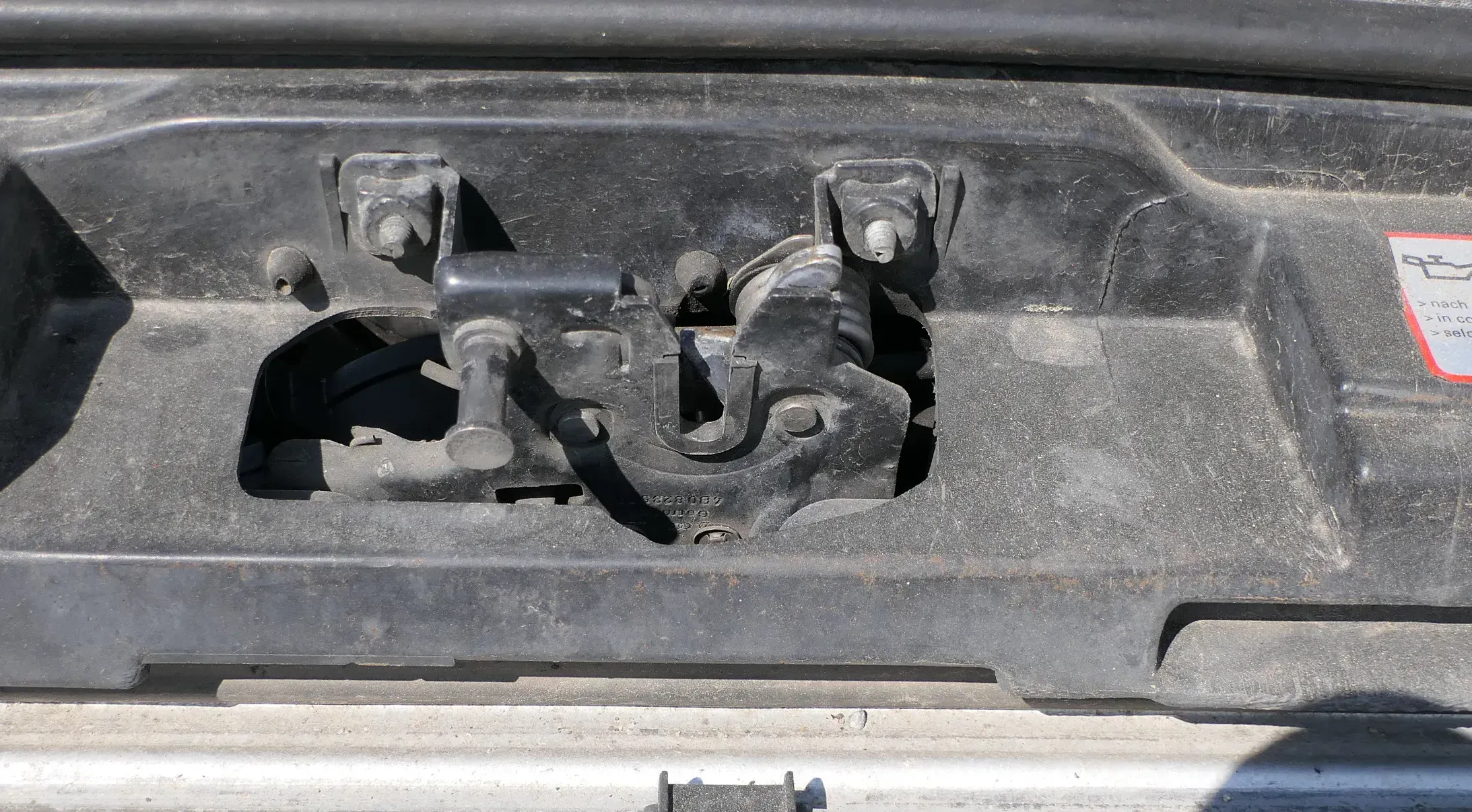 Audi A6 4B Motorhaube Motorhaubenschloß Schloß Klappenschloß vorn 4B0823509 - Bild 1