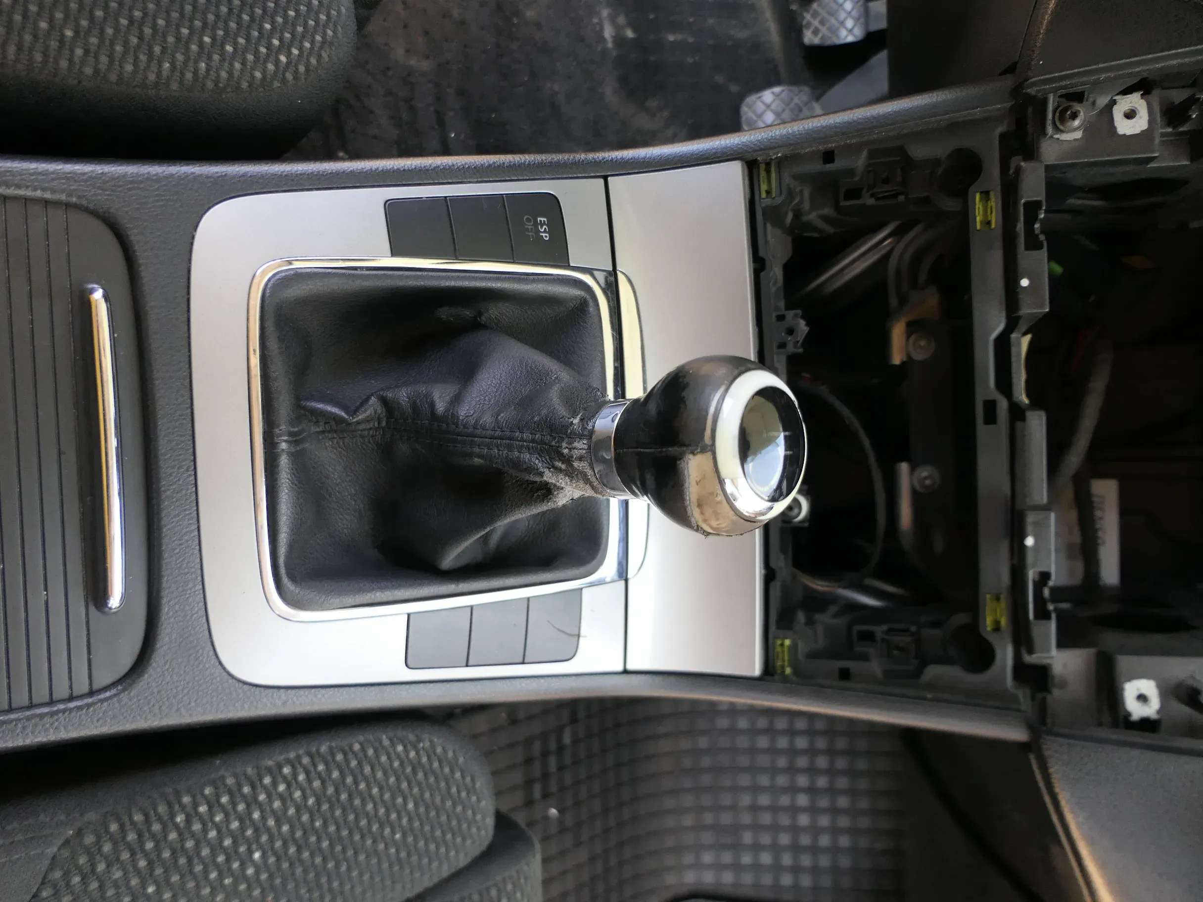 Passat 3C Mittelkonsole Verkleidung Klappe Abdeckung Dekor silber matt chrom Asc - Bild 1
