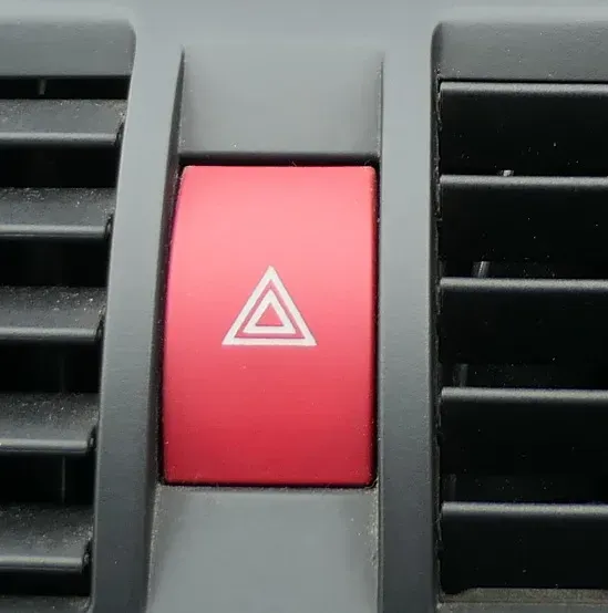 Octavia 1Z Warnblinker Relais Warnblinkerschalter Schalter 1Z0953235C Knopf - Bild 1