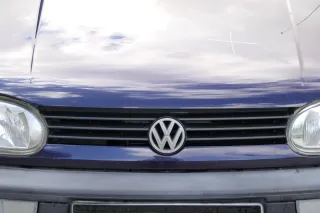 VW Golf 3 Grill Kühlergrill VW Zeichen Logo Grillleiste Leiste blau LC5L - Bild 2