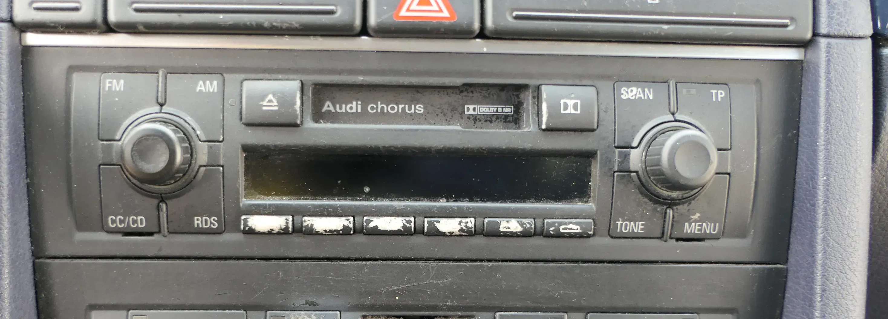 Audi A4 8E Radio Audi Kasette Original chorus inkl. Code 8E0035152 8E0 035 152 L - Bild 1