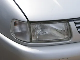 VW Polo 6N Kühlergrill Grillleiste vorne + Leiste Grill silber LB7Z - Bild 5