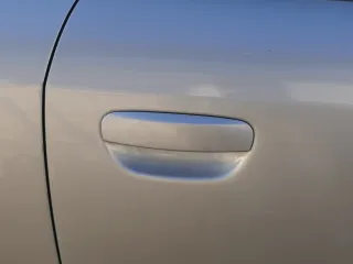 8H Cabrio 8E Türgriff Tür Griff vorne rechts außen silber LY7W Lagerbügel - Bild 1
