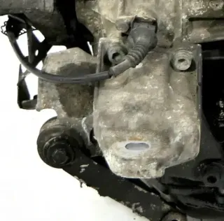 Audi 80 Getriebehalter Halter 8A0399114B Stütze Getriebe Automatik rechts ABC - Bild 1