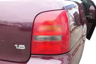 Audi A4 B5 Kombi Avant hinten rechts Rückleuchte original 8D9945096C 8D9945112 - Bild 1