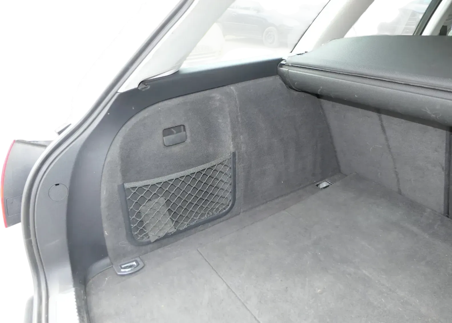 Audi A4 8E Abdeckung Verkleidung Kofferraum hinten links Seite 8E9863879Q Deckel - Bild 1