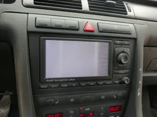 >DEFEKT< A6 4B Navi PLUS Rechner Navigation 4B0035192P mit Code RNS-E >DEFEKT< - Bild 1