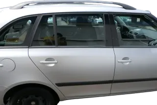 Skoda Fabia 5J Kombi Tür hinten rechts - silber LA7W - ohne Anbauteile - Bild 1