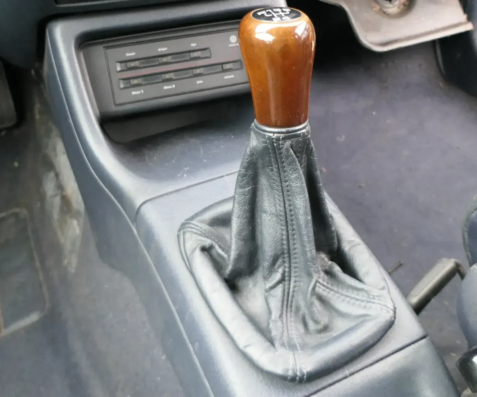 VW Golf 3 Schaltknauf Schaltsack Schaltung Leder blau Holz Schaltknüppel - Bild 1
