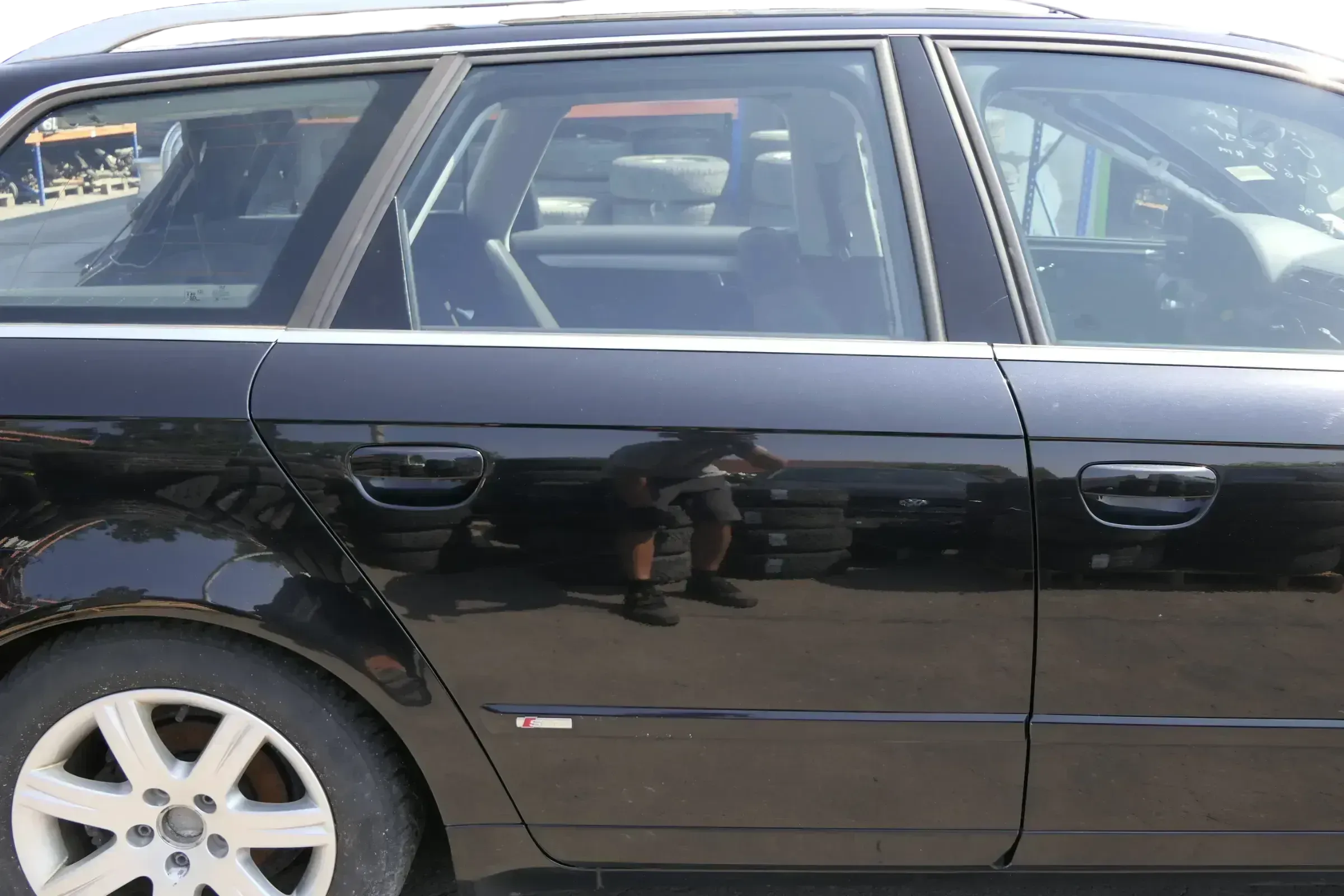 Audi A4 B7 8E Tür hinten rechts schwarz LY9B Kombi mit Scheibe + Rahmen - Bild 1