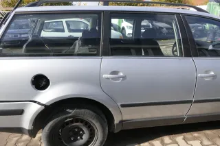 VW Passat 3B 3BG 3B6 Kombi Avant Tür hinten rechts mit Scheibe grau silber LA7W - Bild 1