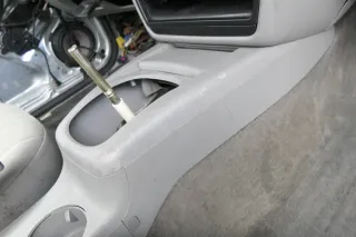 VW Passat 3BG Mitteltunnel + Aschenbecher Verkleidung Schaltknauf grau - Bild 4