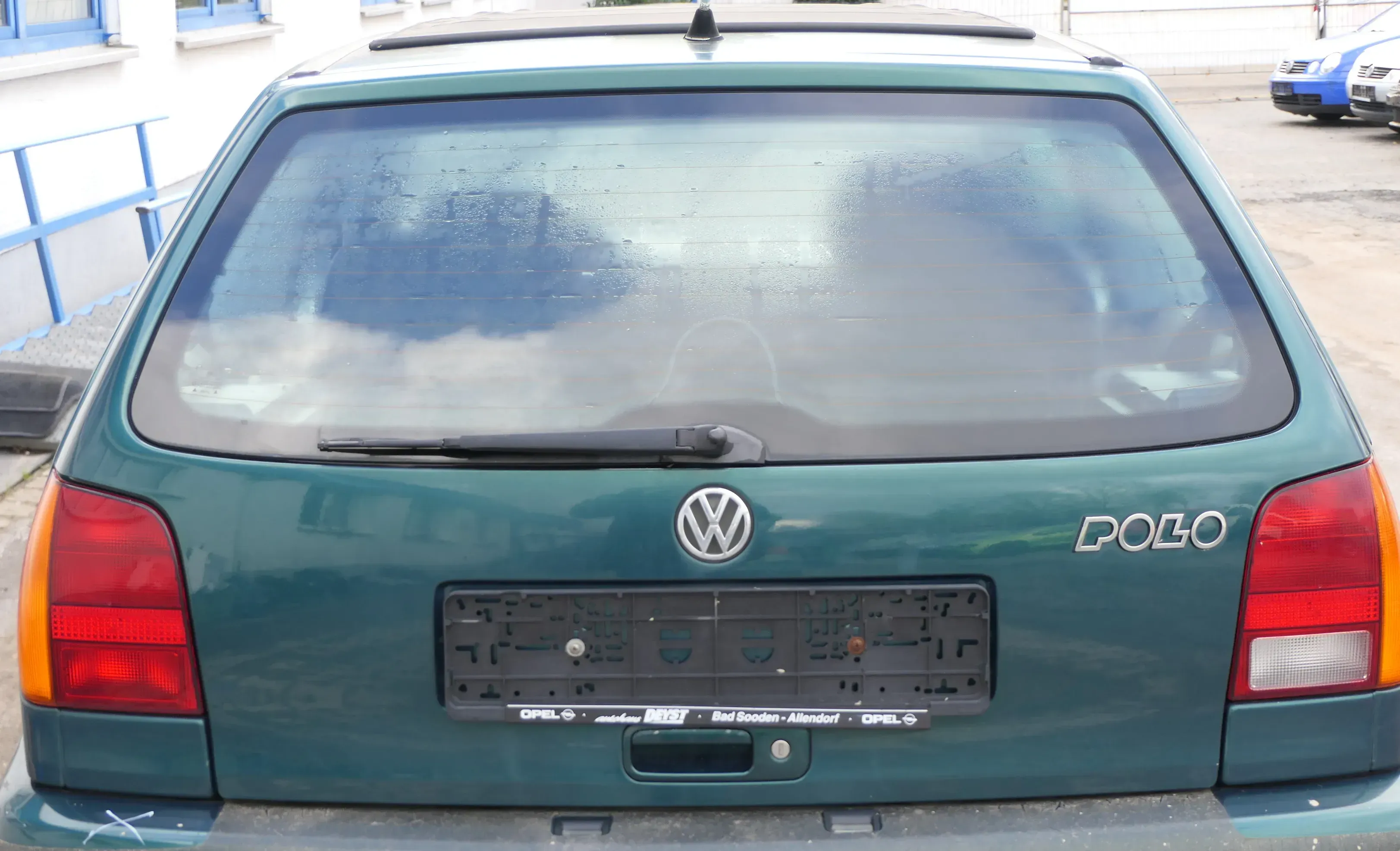 VW Polo 6N Heckklappe Klappe hinten Kofferraumklappe mit Scheibe grün LC6P - Bild 1