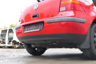VW Golf 4 Limousine Stoßstange hinten Heckstoßstange Stoßfänger rot LP3G - Bild 4
