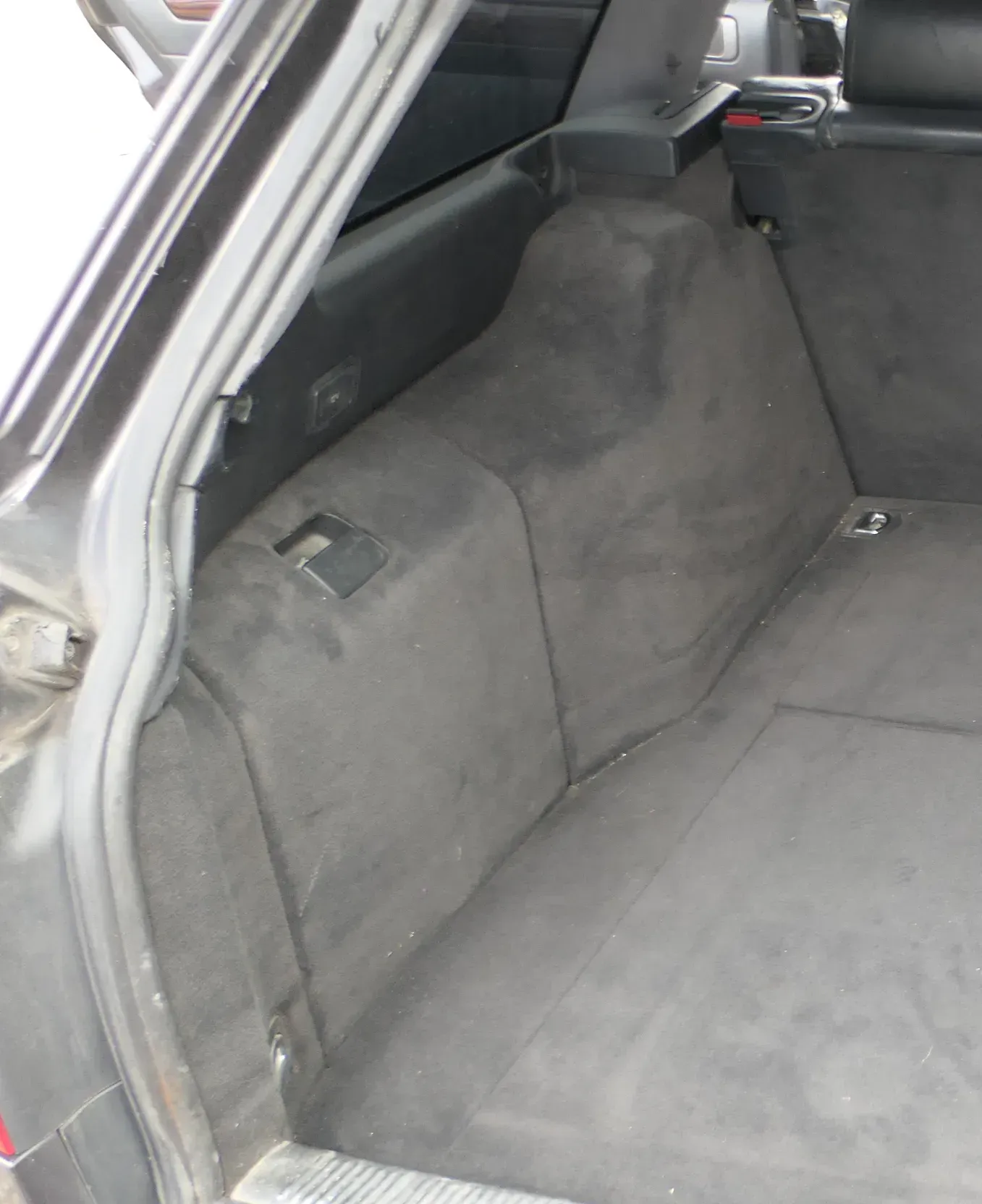 Audi A6 4B Abdeckung Verkleidung Kofferraum hinten links Seite onyx - Bild 1