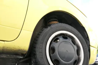 VW Lupo Kotflügel vorne rechts gelb LD1B - Bild 2