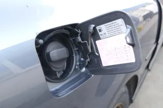 Audi A3 8L Tankdeckel Klappe Tankklappe Tank grau LX7Z Deckel - Bild 2