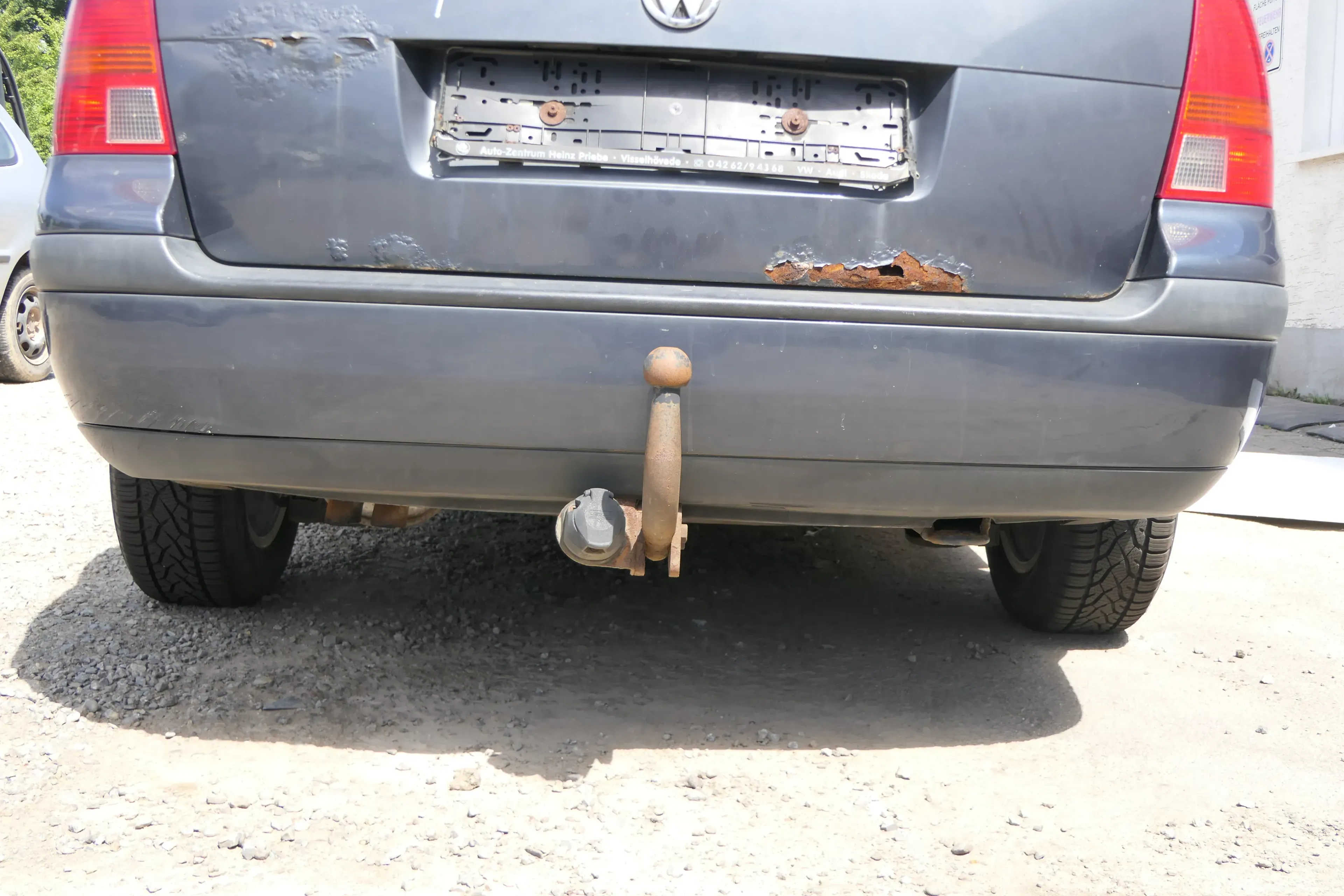 VW Golf 4 Kombi Avant Stoßstange hinten Heckstoßstange Stoßfänger grau LC7V - Bild 1