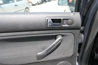 1x VW Golf 4 1J Kombi Türverkleidung Verkleidung Tür hinten links schwarz - Bild 2