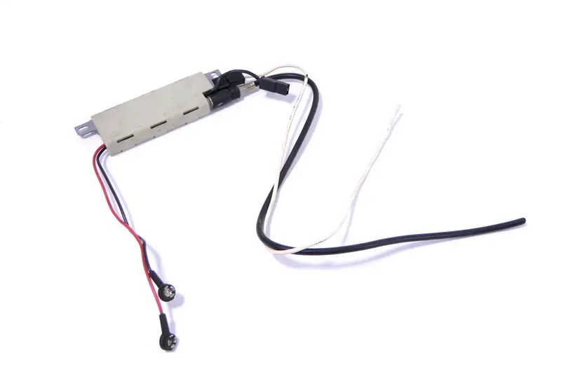 Audi A4 B5 Limousin Antenne 8D5035225D original Verstärker Antennenverstärker - Bild 1