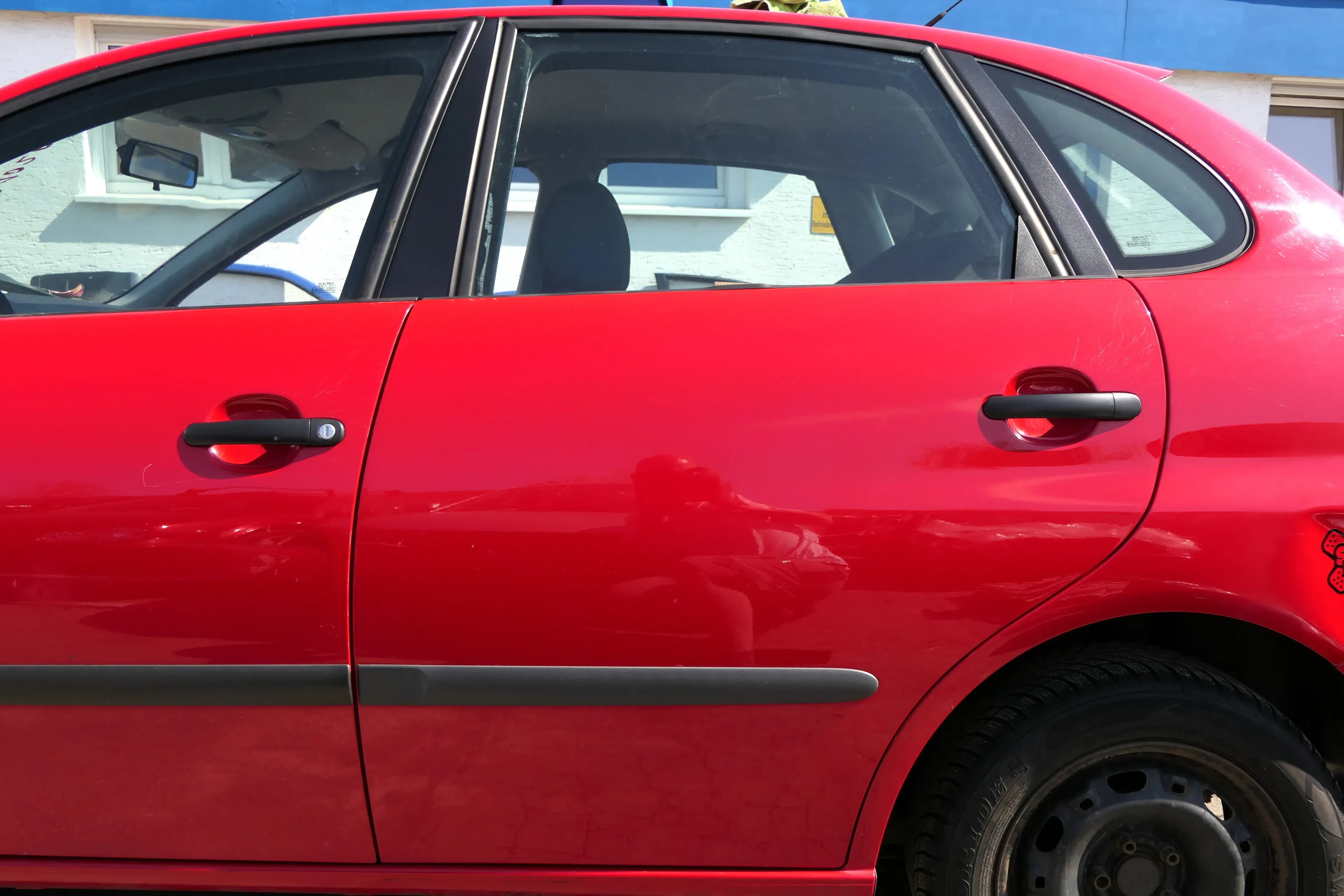 Seat Ibiza 6L Tür 4/5-Türer hinten links rot LS3H - ohne Anbauteile - Bild 1