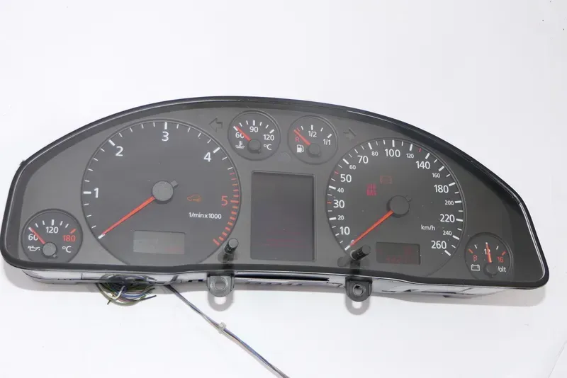 Audi A6 4B Tacho Tachometer Kombiinstrument 332.000km 4B0920930K 2,5 TDI AFB AKN - Bild 1