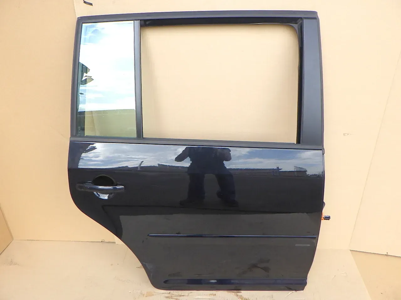 VW Touran 1T 1T3 Tür hinten rechts schwarz metallic LC9Z blackmagic mit Scheibe - Bild 1