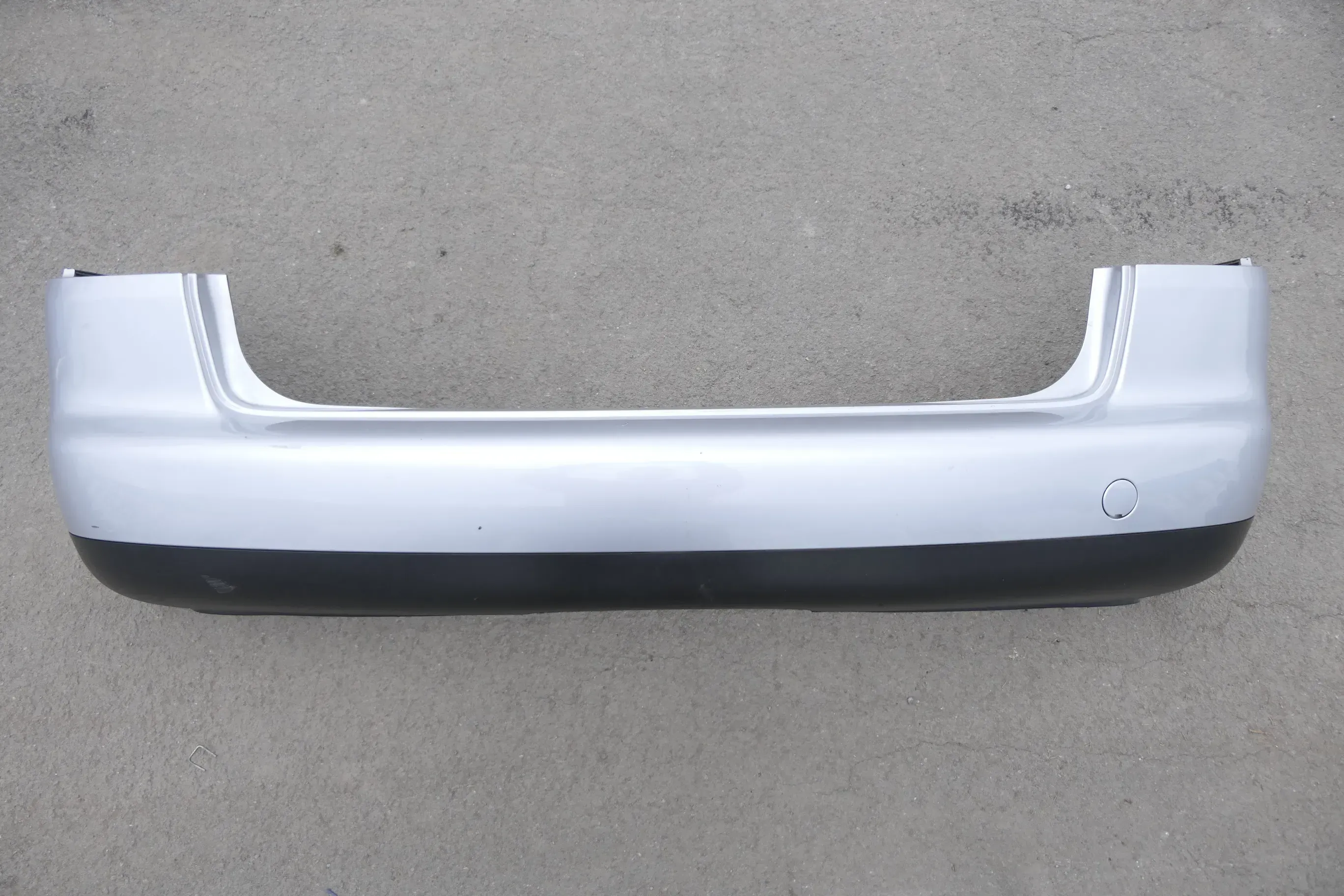 VW Touran 1T Stoßstange hinten Heckstoßstange Stoßfänger silber grau LA7W refle - Bild 1