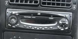 VW Golf 4 Bora T5 T4 Radio CD Player Highpower 4x40WCLOCK - Bild 1