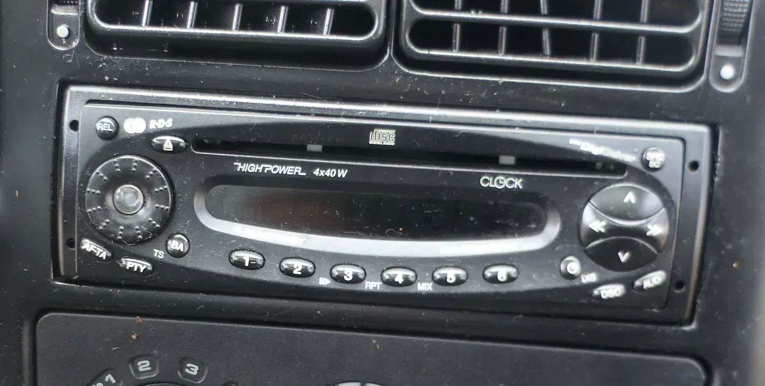 VW Golf 4 Bora T5 T4 Radio CD Player Highpower 4x40WCLOCK - Bild 1