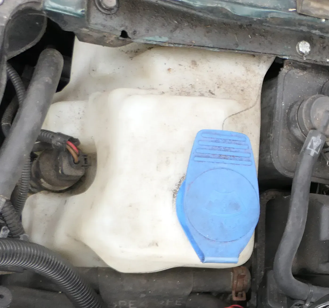 VW Golf 4 Wischwasserbehälter Behälter Wischwasser SWR mit Pumpen 5,5 L A3 8L - Bild 1
