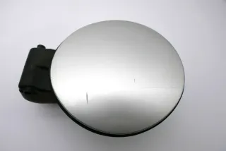 Skoda Octavia 1U Kombi Combi Tankdeckel Deckel Tank Tankverschluß silber 9102 xx - Bild 1