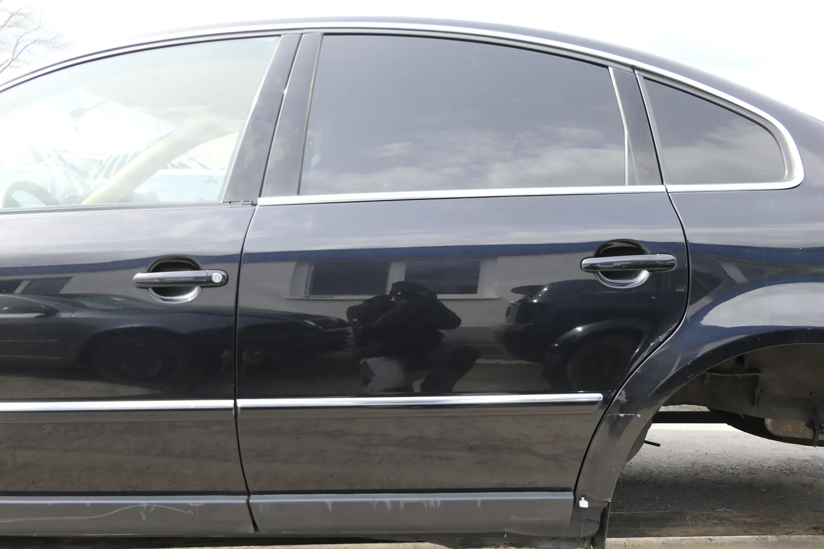 VW Passat 3B 3BG Limousine Tür hinten links mit Scheibe schwarz LC9Z blackmagic - Bild 1
