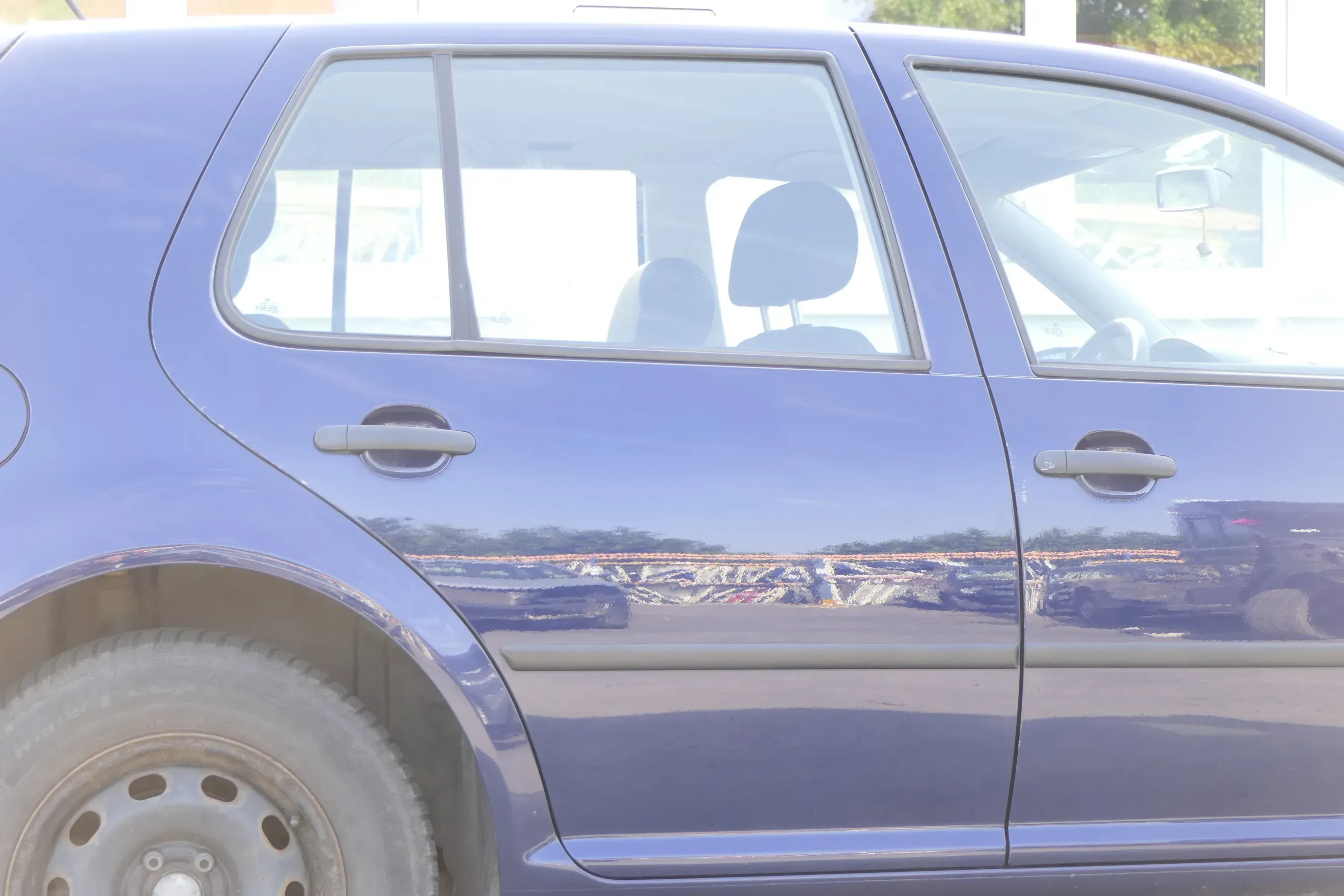 VW Golf 4 Limousine Tür hinten rechts blau LB5N indigoblau (KEINkombi) - Bild 1