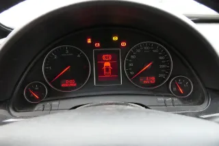 Audi A4 8E B6 Tacho Tachometer Kombiinstrument 355.000km 8E0920900M TDI Diesel - Bild 1