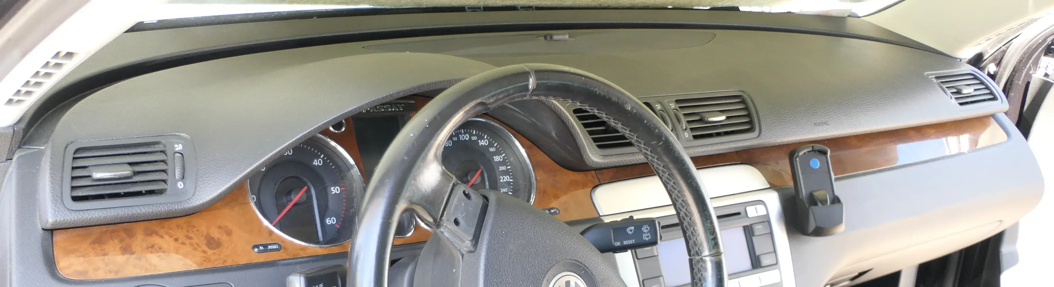 VW Passat 3C Mittelkonsole Verkleidung Abdeckung Tacho Dekor nur Holz Nuss - Bild 1