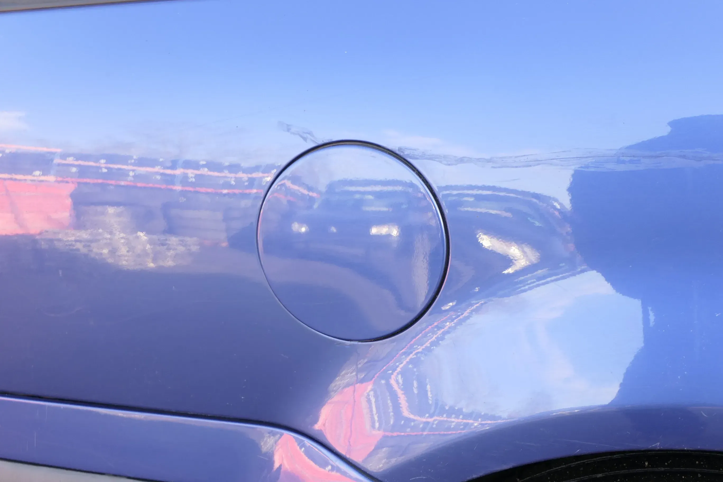 VW Passat 3B5 Kombi Tankdeckel Klappe Tankklappe Deckel Tank blau LR5V fjordblau - Bild 1