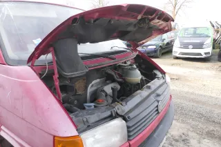 VW T4 kurze Version Grill Kühlergrill VW Zeichen Logo rot LK3A 701853653 - Bild 2