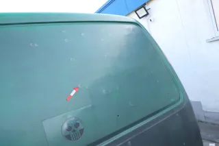 VW T4 Transporter Heckklappe Klappe hinten Kofferraumklappe grün schwarz Kasten - Bild 3