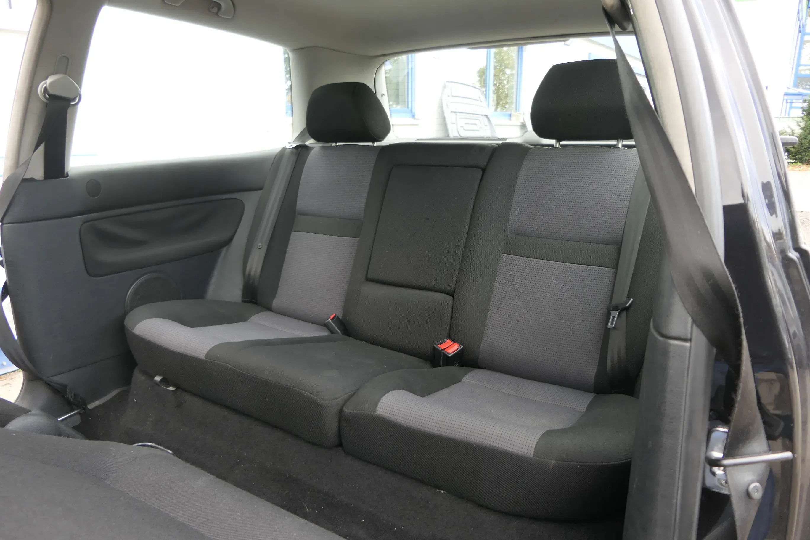 Golf 4 Limousine Sitz Rückbank Rücksitzbank Sitzfläche Sitze Kopfstützen schwar - Bild 1