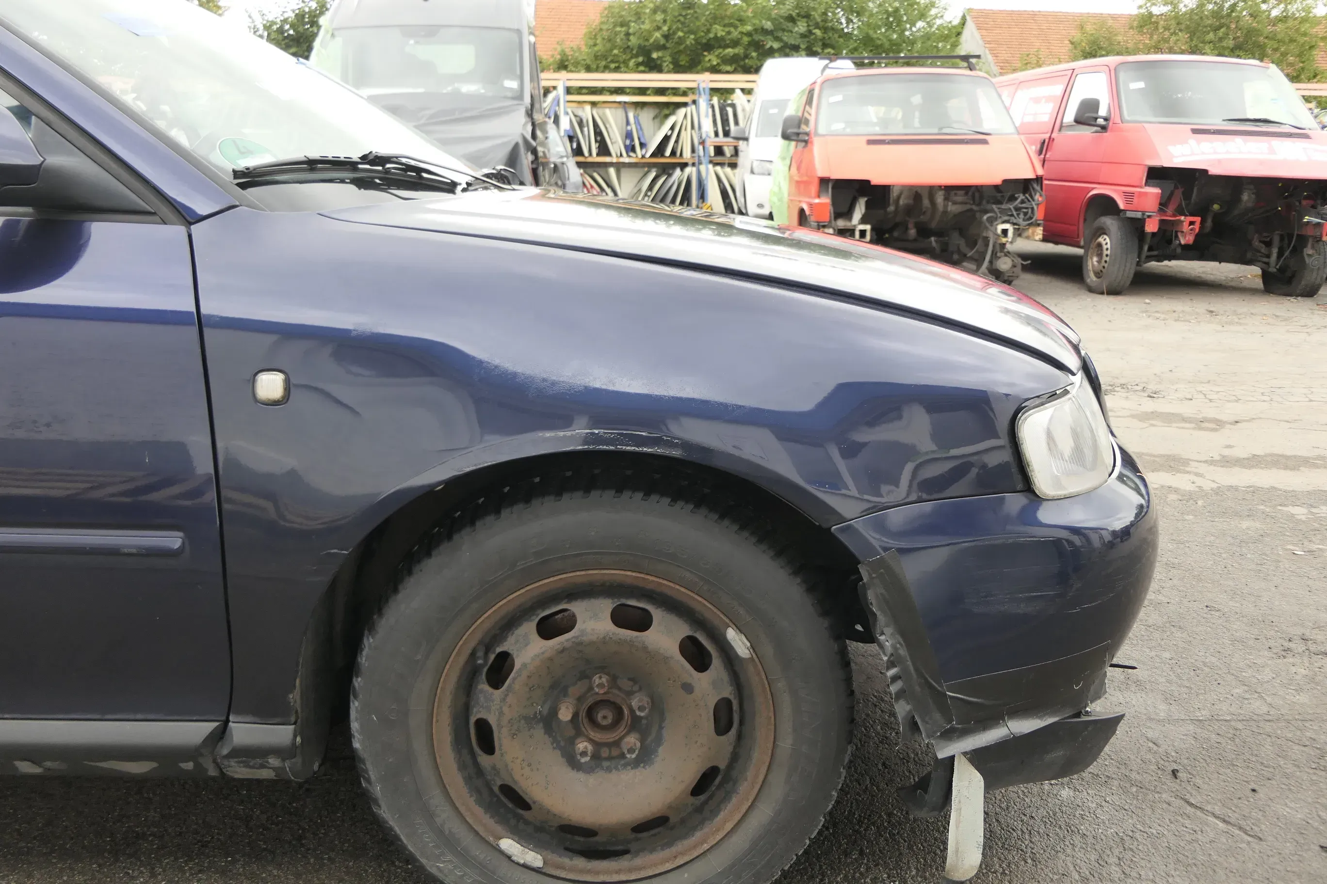Audi A3 8L Kotflügel vorne rechts blau LZ5T - Bild 1