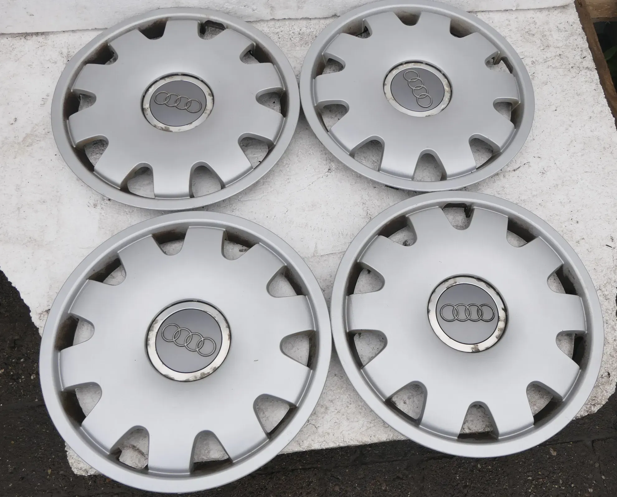 4 Stück Original Audi A4 B5 8E B6 B7 Radzierkappe Radkappe 16 Zoll 4B0601147C ab - Bild 1